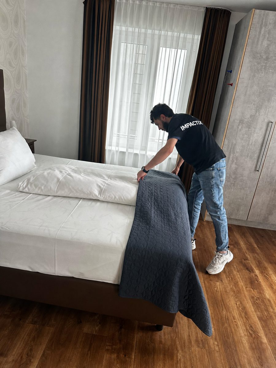 Hotelreinigung Betten machen